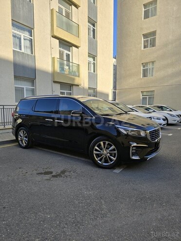 Kia Carnival-4