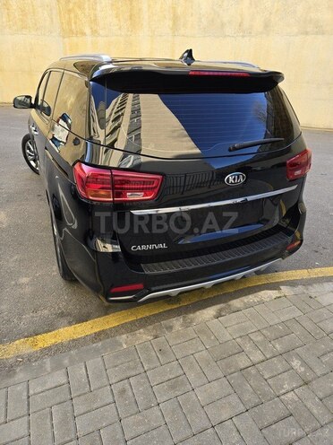 Kia Carnival-7