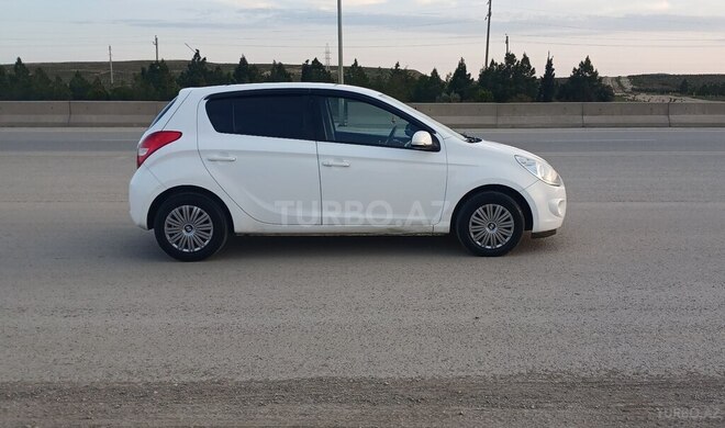 Hyundai i20 2010, 296,569 km - 1.4 l - Bakı