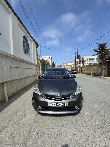 Toyota Prius V 2011, 280,000 km - 1.8 л - Bakı