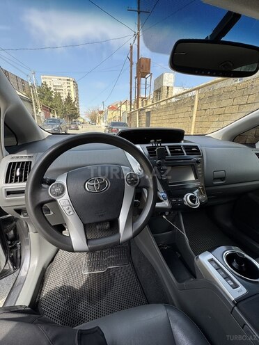 Toyota Prius V 2011, 280,000 km - 1.8 л - Bakı