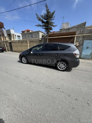Toyota Prius V 2011, 280,000 km - 1.8 л - Bakı