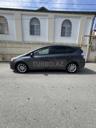 Toyota Prius V 2011, 280,000 km - 1.8 л - Bakı