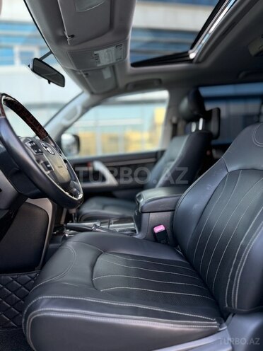 Toyota Land Cruiser-15
