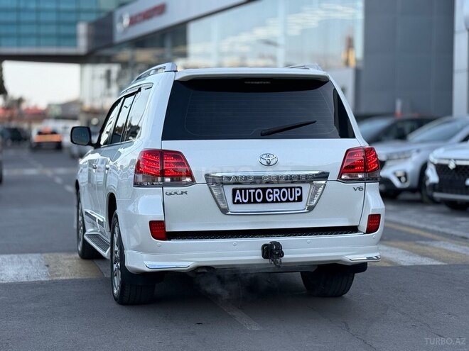 Toyota Land Cruiser-7