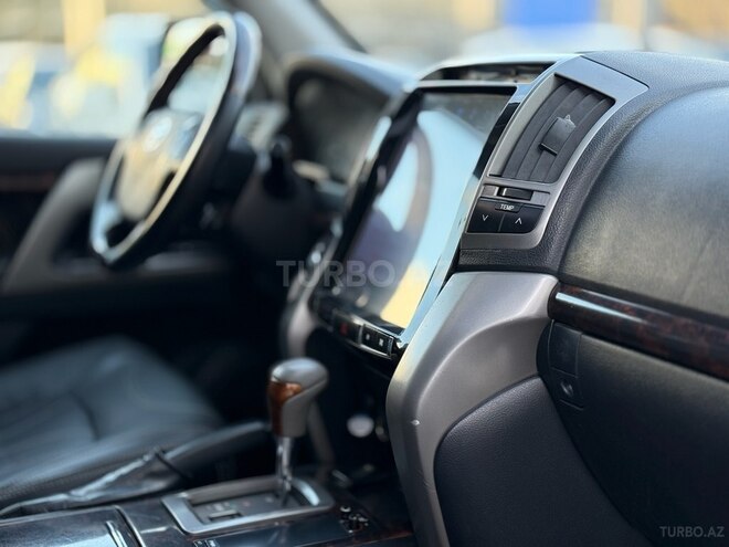 Toyota Land Cruiser-17