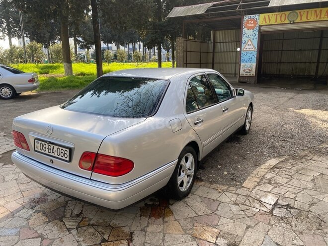Mercedes E 240 1998, 272,631 km - 2.4 л - Masallı