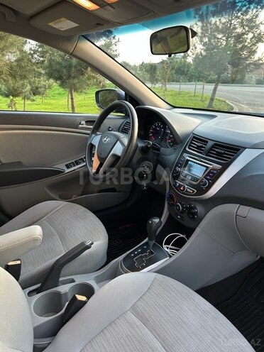 Hyundai Accent 2015, 180,000 km - 1.6 l - Masallı