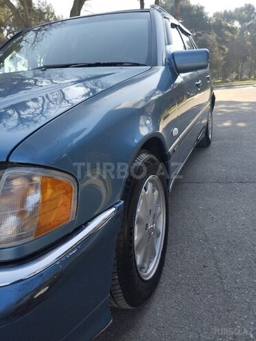 Mercedes C 220 d 1999, 237,930 km - 2.2 л - Bakı
