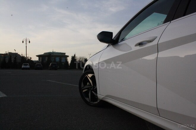 Hyundai Elantra 2023, 36,300 km - 1.6 л - Bakı