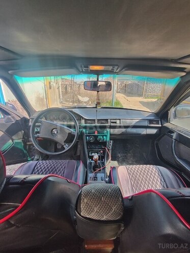Mercedes E 260 1989, 584,697 km - 2.6 l - Bakı