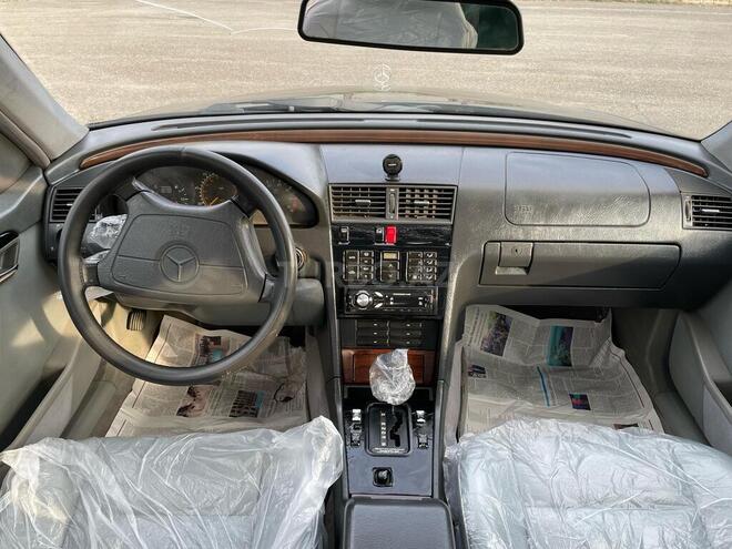 Mercedes C 220 1994, 450,000 km - 2.2 л - Qəbələ