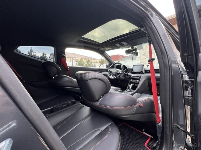Hyundai Veloster 2018, 100,000 km - 1.6 л - Bakı