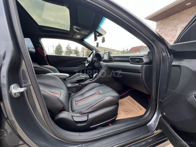 Hyundai Veloster 2018, 100,000 km - 1.6 л - Bakı