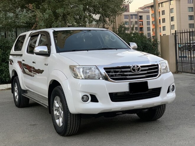 Toyota Hilux 2014, 168,250 km - 2.5 л - Bakı