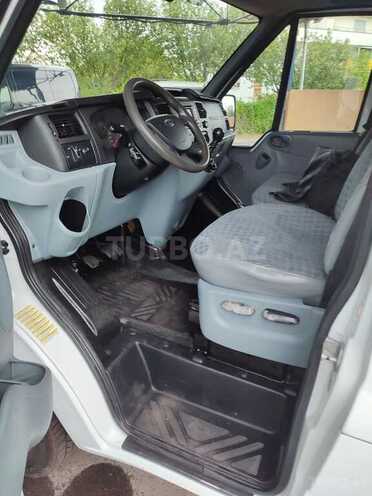 Ford Transit-19