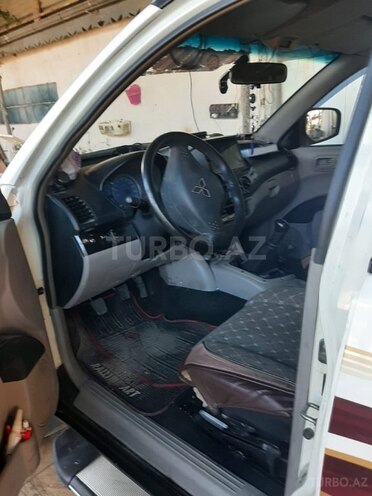 Mitsubishi L200 2007, 240,000 km - 2.5 l - Bakı
