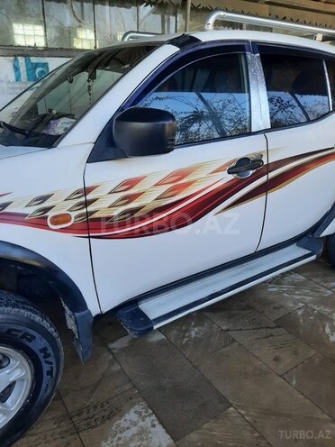 Mitsubishi L200 2007, 240,000 km - 2.5 l - Bakı