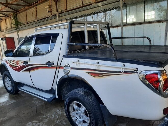 Mitsubishi L200 2007, 240,000 km - 2.5 l - Bakı