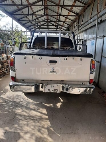 Mitsubishi L200 2007, 240,000 km - 2.5 l - Bakı