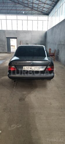 Mercedes E 200 1992, 590,000 km - 2.0 l - Tovuz