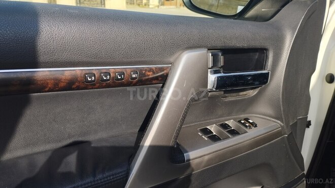 Toyota Land Cruiser 2013, 138,000 km - 4.6 л - Bakı