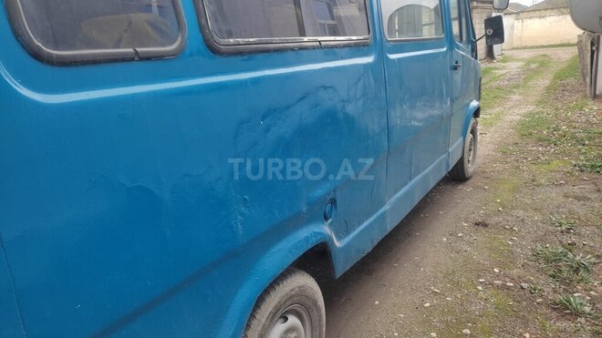 Mercedes 208 D 1991, 500,000 km - 2.2 л - Şabran