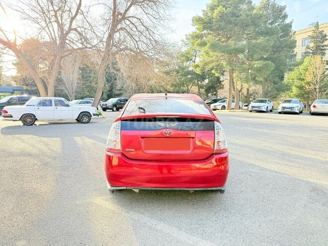 Toyota Prius-8