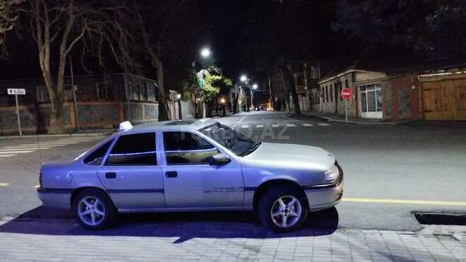 Opel Vectra 1994, 500,000 km - 2.0 l - Qax