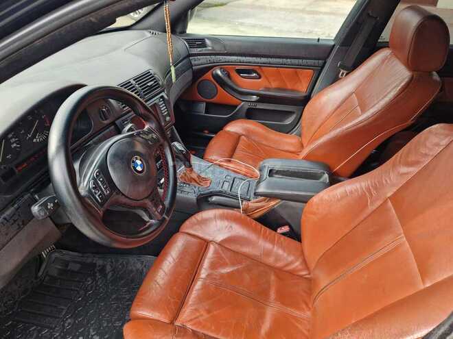BMW 525 2003, 300,000 km - 2.5 l - Bakı