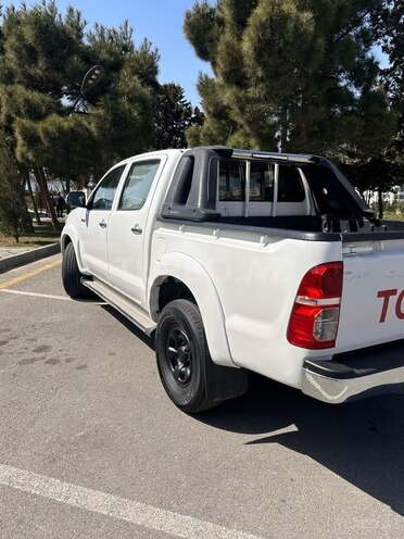 Toyota Hilux 2012, 220,000 km - 2.5 л - Bakı