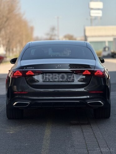Mercedes E 300 e 2023, 5,200 km - 2.0 л - Bakı