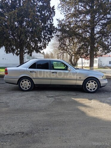 Mercedes C 200 1995, 370,000 km - 2.0 л - Qazax