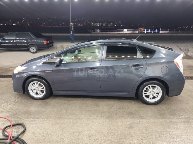 Toyota Prius 2010, 250,000 km - 1.8 л - Bakı
