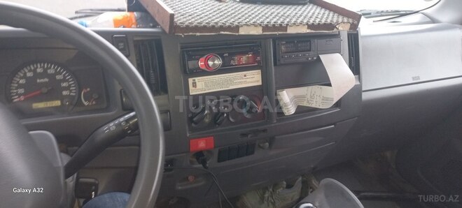 Isuzu  2008, 202,000 km - 5.2 l - Bakı