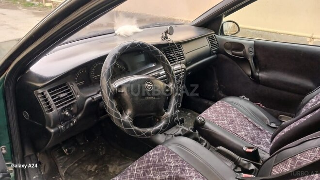 Opel Vectra 1997, 186,000 km - 1.6 l - Bakı