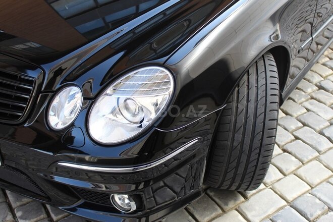 Mercedes E 280-5