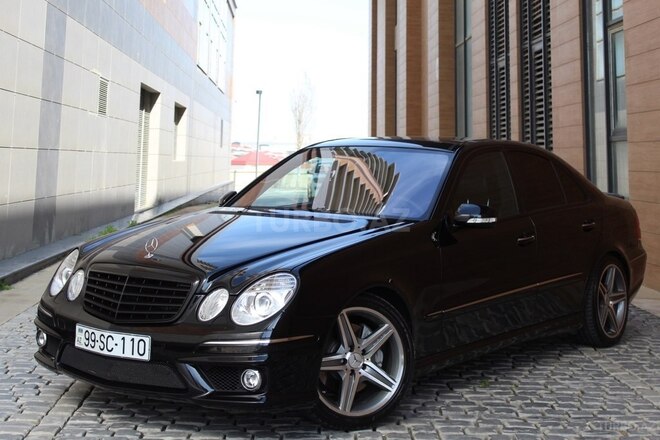 Mercedes E 280-1