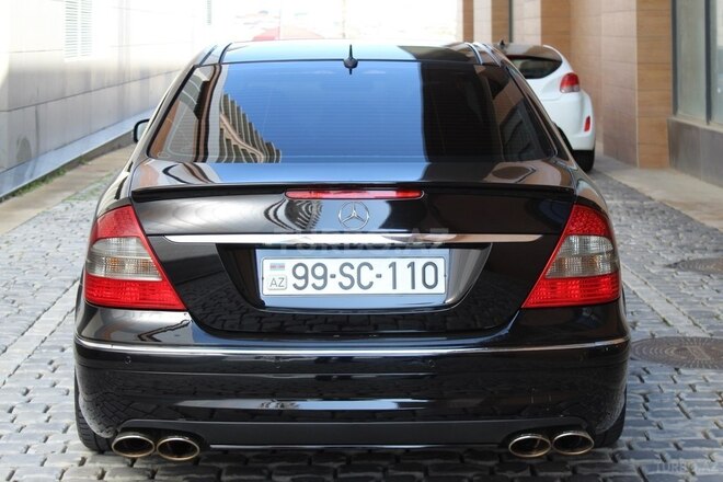 Mercedes E 280-10