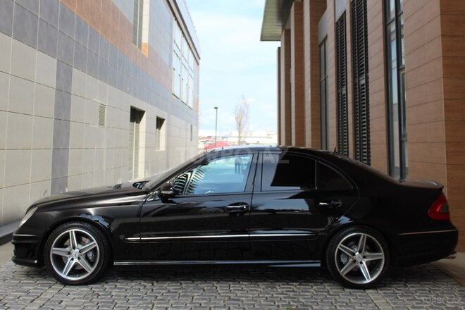 Mercedes E 280-12