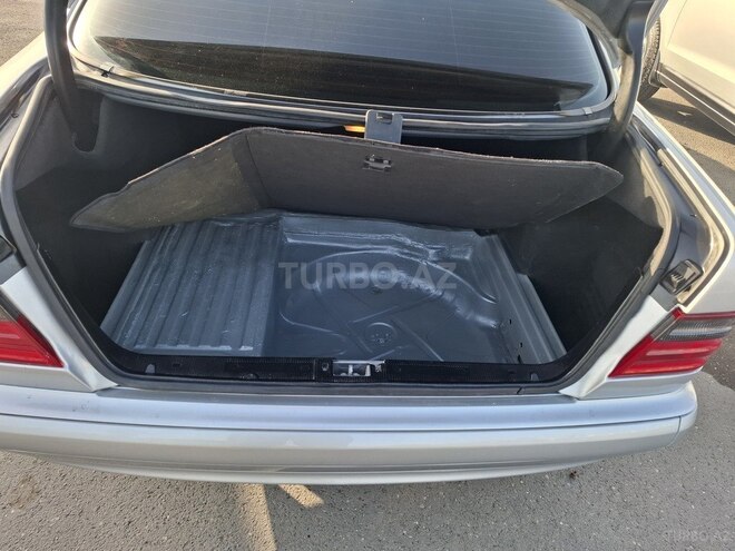 Mercedes E 220 d 1998, 466,000 km - 2.2 l - Sumqayıt