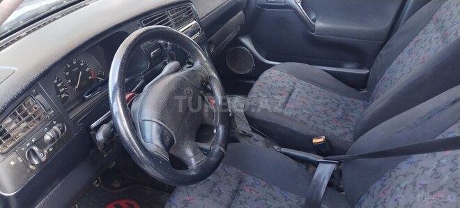 Volkswagen Golf 1996, 298,534 km - 1.8 л - Bakı