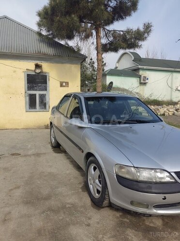 Opel Vectra 1998, 256,441 km - 2.0 l - Saatlı
