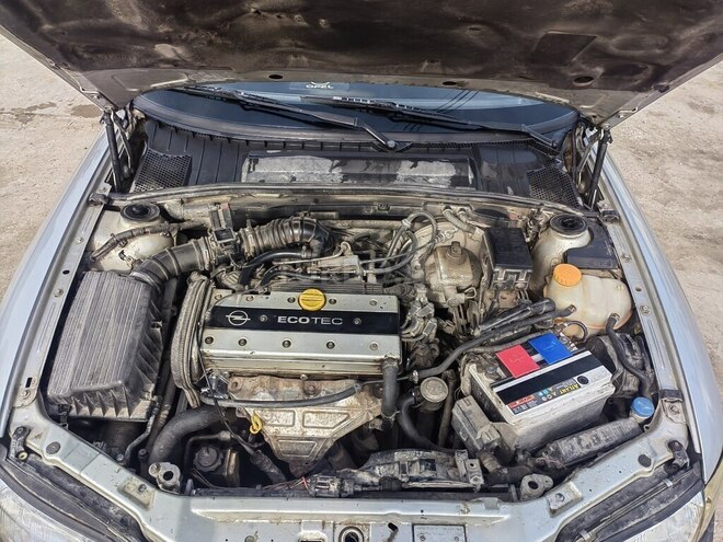 Opel Vectra 1998, 256,441 km - 2.0 l - Saatlı