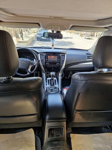 Mitsubishi Pajero Sport 2018, 99,000 km - 3.0 l - Bakı