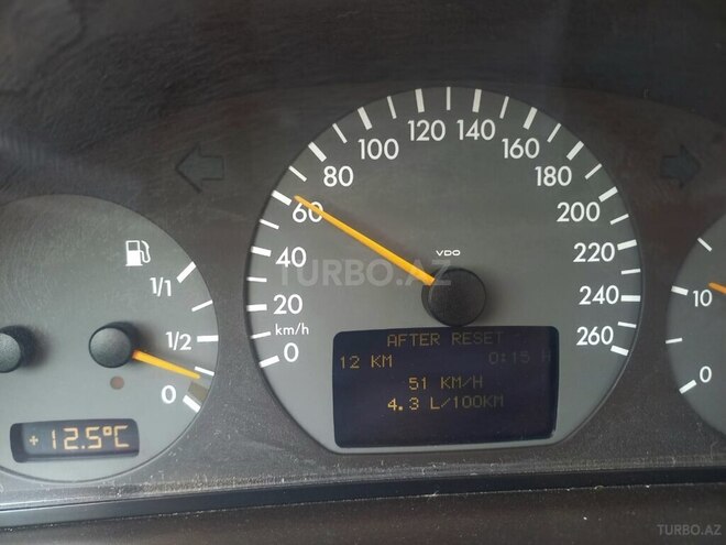 Mercedes E 270 2000, 456,000 km - 2.7 l - Bakı