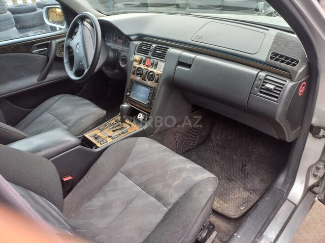 Mercedes E 270 2000, 456,000 km - 2.7 l - Bakı