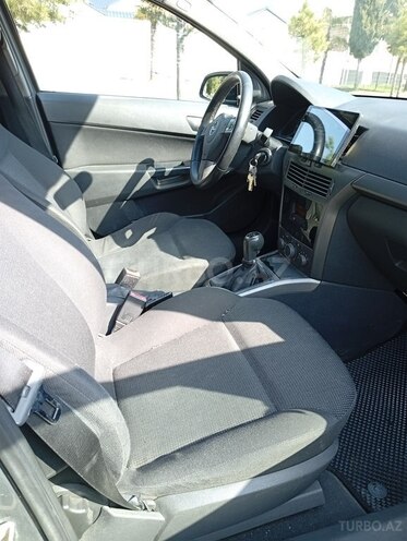 Opel Astra 2005, 215,000 km - 1.4 l - Zaqatala