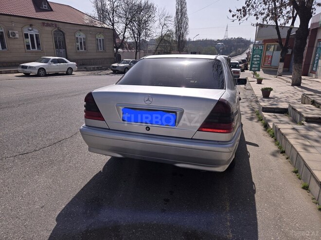 Mercedes C 200 1999, 530,000 km - 2.0 л - Quba