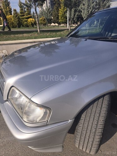Mercedes C 200 1999, 530,000 km - 2.0 л - Quba